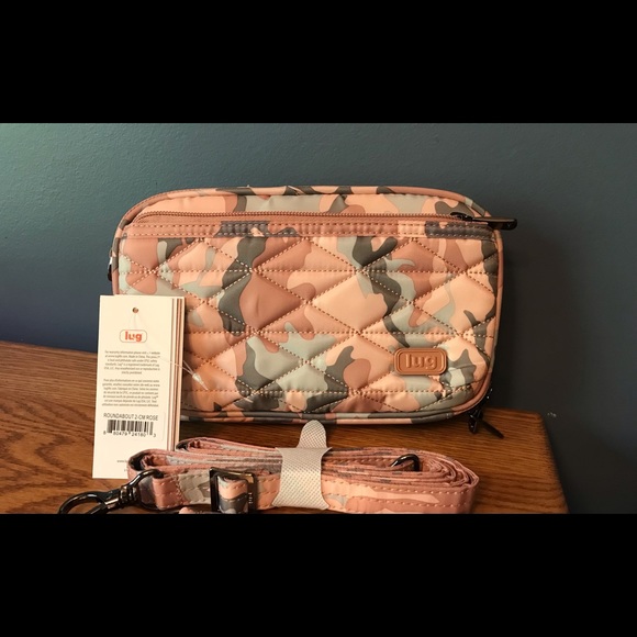 Lug Brand NWT Roundabout 2 in Camo Rose. Includes strap but not wristlet. - Picture 1 of 11